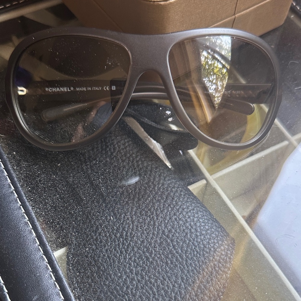 Authentic CHANEL brown Sunglasses